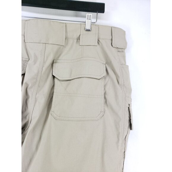 Duluth Trading Relaxed Fit Cargo Shorts Mens Size 40 Tan Nylon Blend - Picture 4 of 7